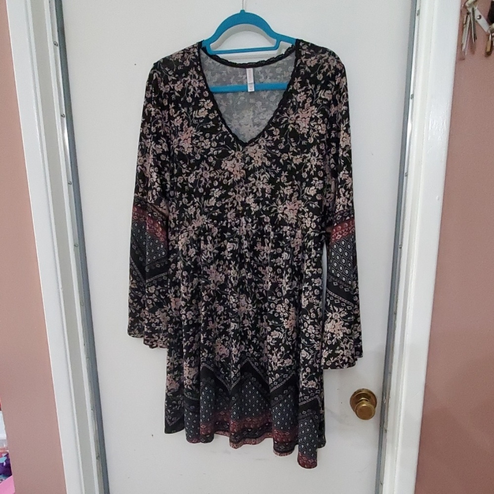 Boho Bell Sleeved Floral Dress